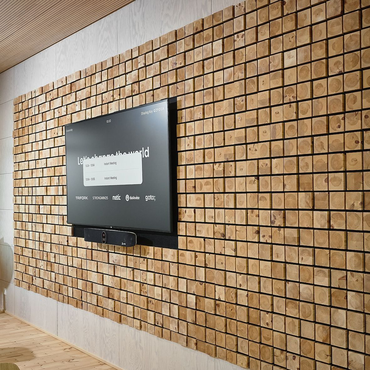 V gbekl dning Fra NORTO MIFApladen